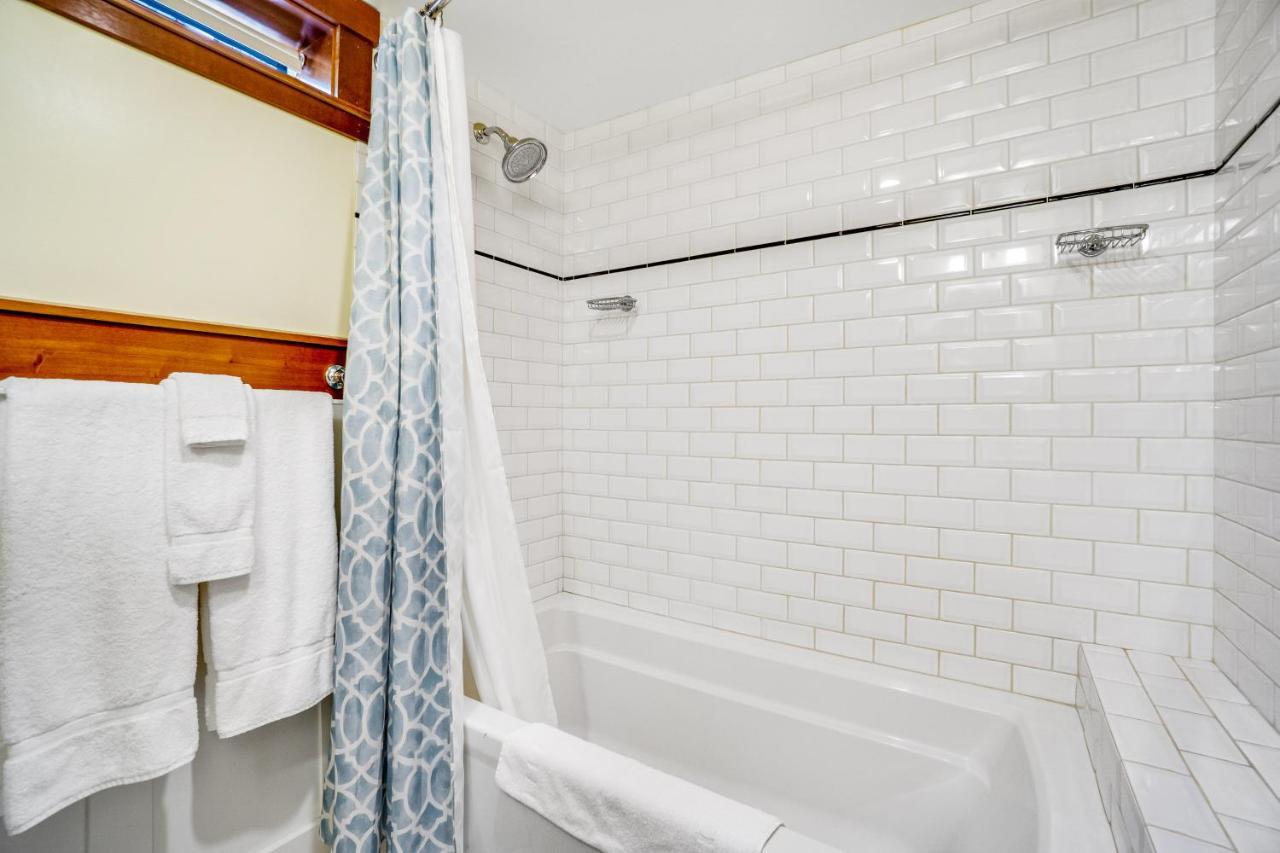 Volunteer Park Vacation Aparthotel Seattle Bagian luar foto
